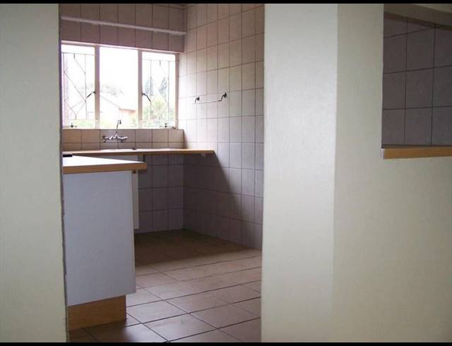 2 BEDROOM APARTMENT FOR SALE IN CROYDON